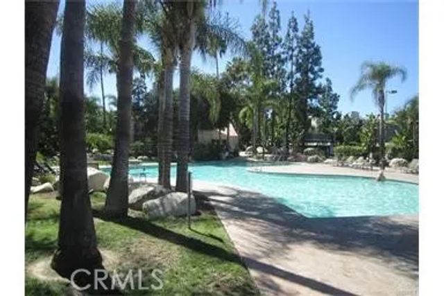 5545 Canoga Avenue, Woodland Hills, CA 91367