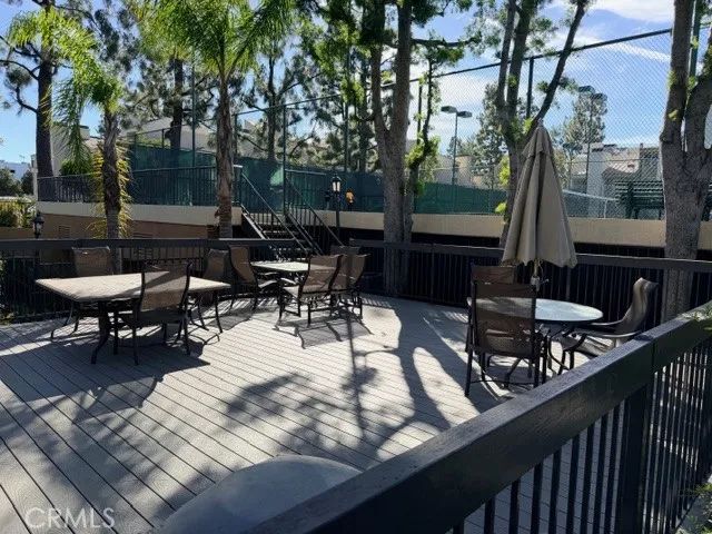 5545 Canoga Avenue, Woodland Hills, CA 91367