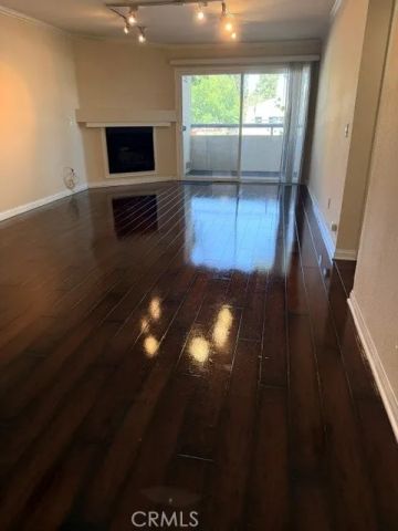 5545 Canoga Avenue, Woodland Hills, CA 91367
