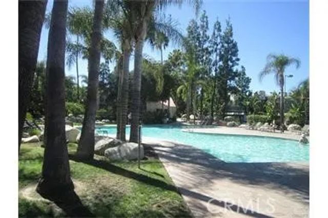 5545 Canoga Avenue, Woodland Hills, CA 91367