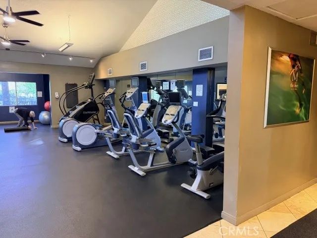 5545 Canoga Avenue, Woodland Hills, CA 91367