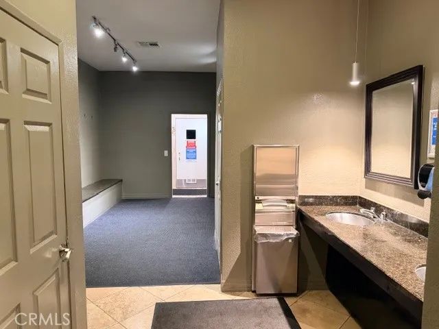 5545 Canoga Avenue, Woodland Hills, CA 91367