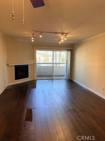 5545 Canoga Avenue, Woodland Hills, CA 91367