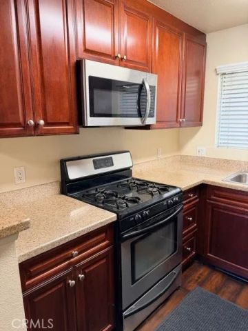 5545 Canoga Avenue, Woodland Hills, CA 91367
