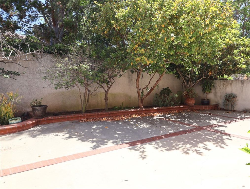 Image 41 of property listing at 2604 Woodbury Drive, Torrance, CA 90503