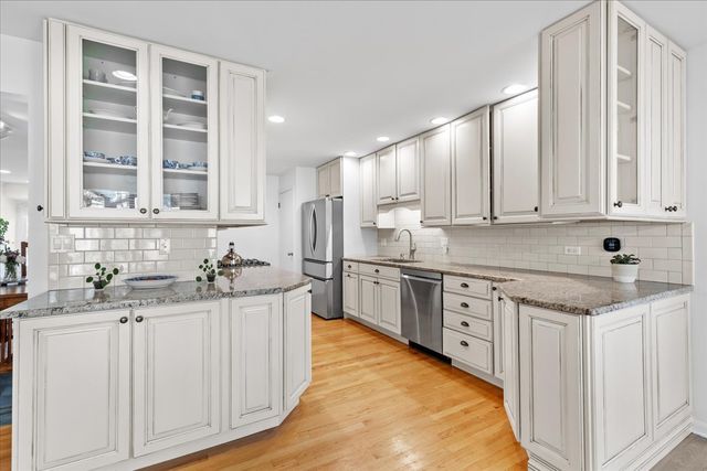 40 Williamsburg Road, Evanston, IL 60203