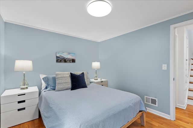 40 Williamsburg Road, Evanston, IL 60203