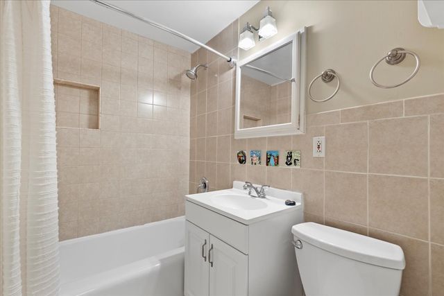 40 Williamsburg Road, Evanston, IL 60203