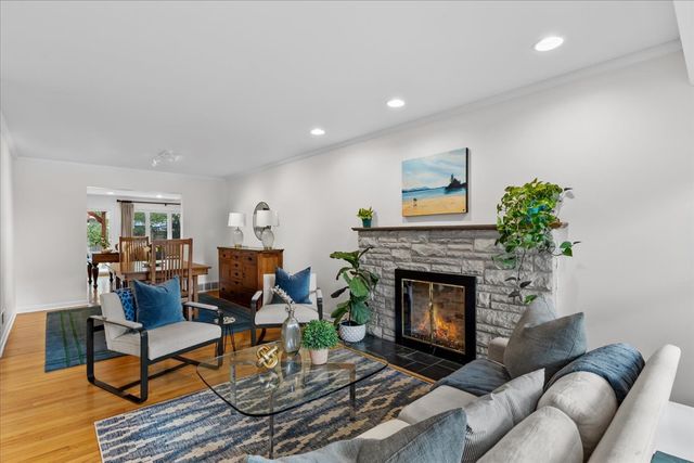 40 Williamsburg Road, Evanston, IL 60203