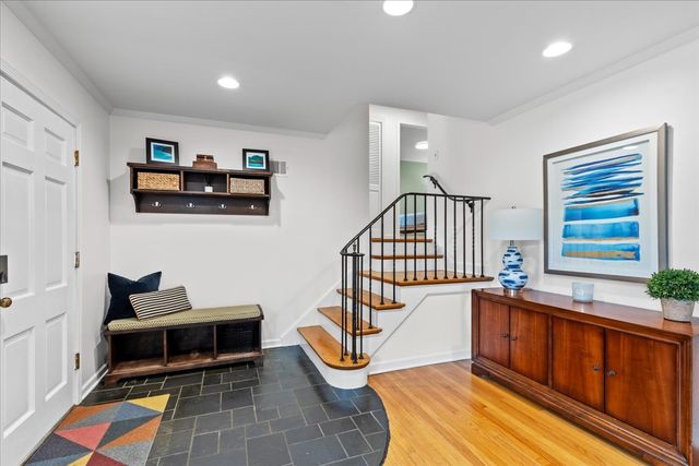 40 Williamsburg Road, Evanston, IL 60203