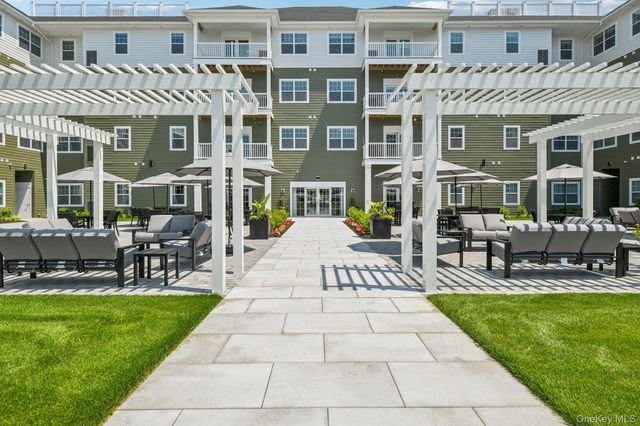 4180 Sunrise Highway, Oakdale, NY 11716