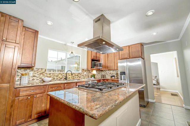 2929 Howard St, Richmond, CA 94804