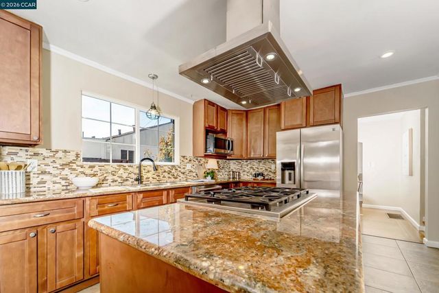 2929 Howard St, Richmond, CA 94804