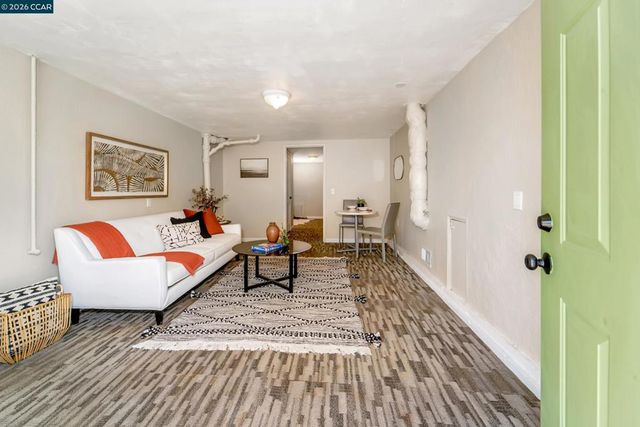 2929 Howard St, Richmond, CA 94804