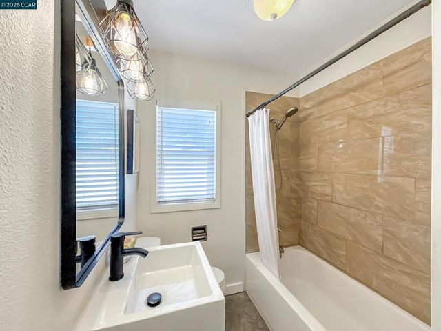 2929 Howard St, Richmond, CA 94804