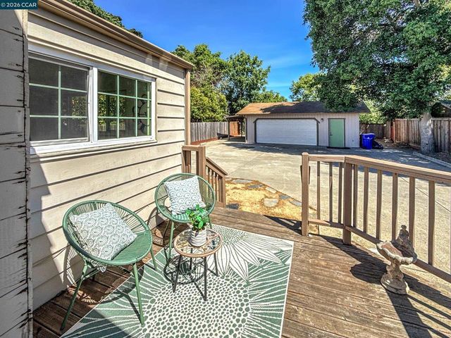 2929 Howard St, Richmond, CA 94804