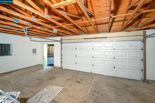 2929 Howard St, Richmond, CA 94804