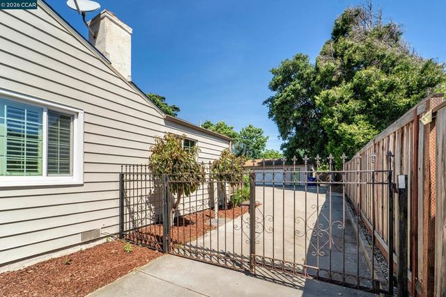 2929 Howard St, Richmond, CA 94804