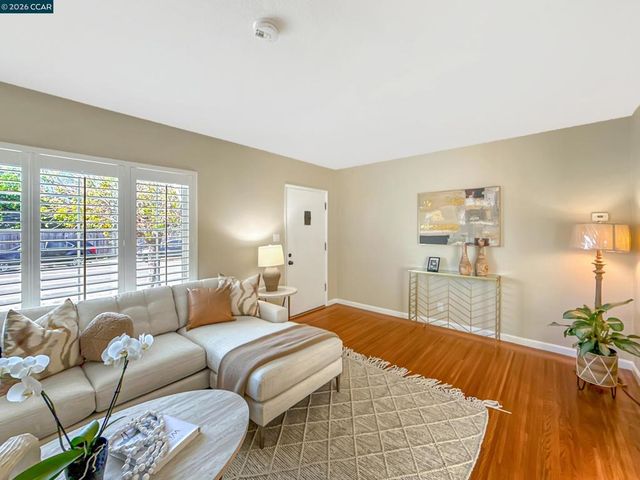 2929 Howard St, Richmond, CA 94804