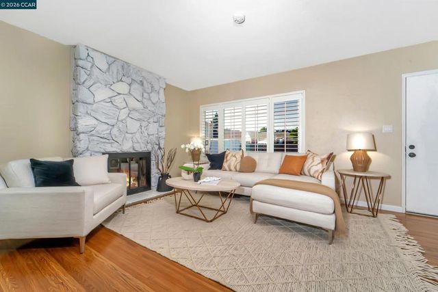 2929 Howard St, Richmond, CA 94804