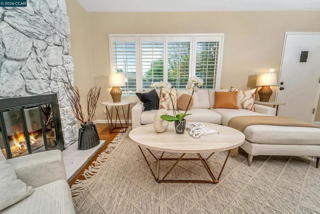 2929 Howard St, Richmond, CA 94804