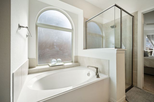 320 Calhoun Street, Glenn Heights, TX 75154