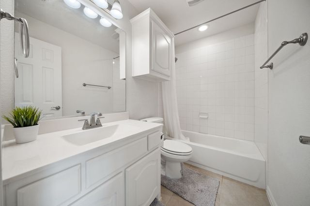 320 Calhoun Street, Glenn Heights, TX 75154