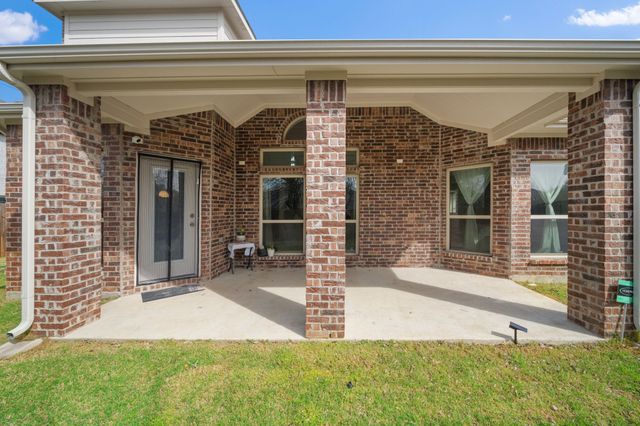 320 Calhoun Street, Glenn Heights, TX 75154
