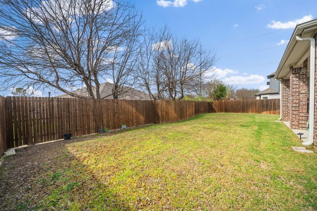 320 Calhoun Street, Glenn Heights, TX 75154