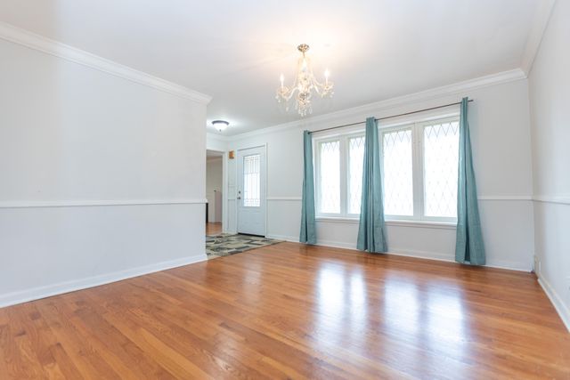 2114 S Windsor Drive, Springfield, MO 65807