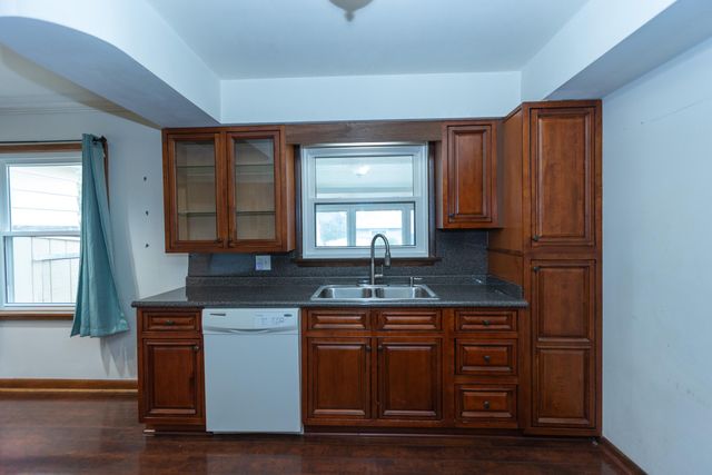 2114 S Windsor Drive, Springfield, MO 65807