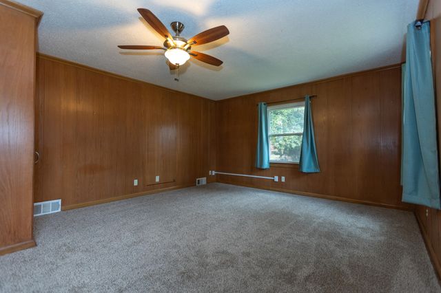 2114 S Windsor Drive, Springfield, MO 65807