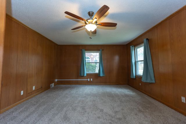 2114 S Windsor Drive, Springfield, MO 65807