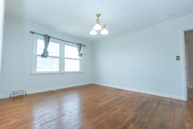 2114 S Windsor Drive, Springfield, MO 65807