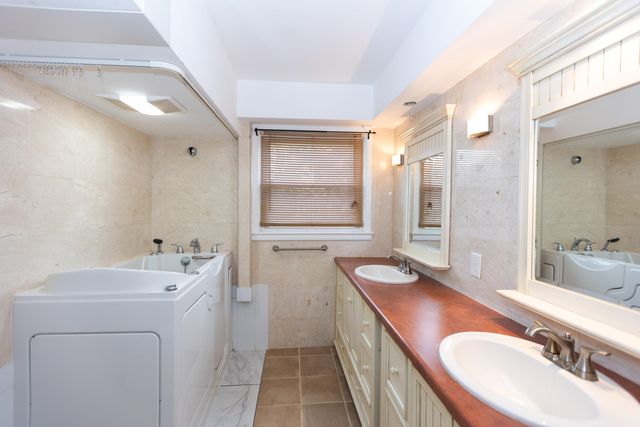 2114 S Windsor Drive, Springfield, MO 65807