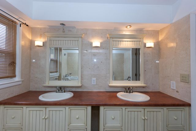 2114 S Windsor Drive, Springfield, MO 65807