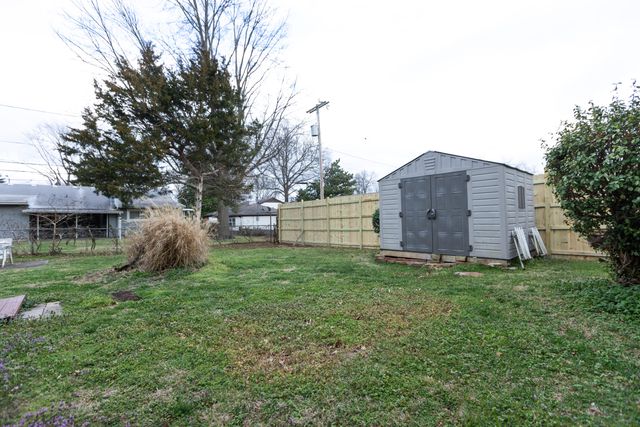 2114 S Windsor Drive, Springfield, MO 65807