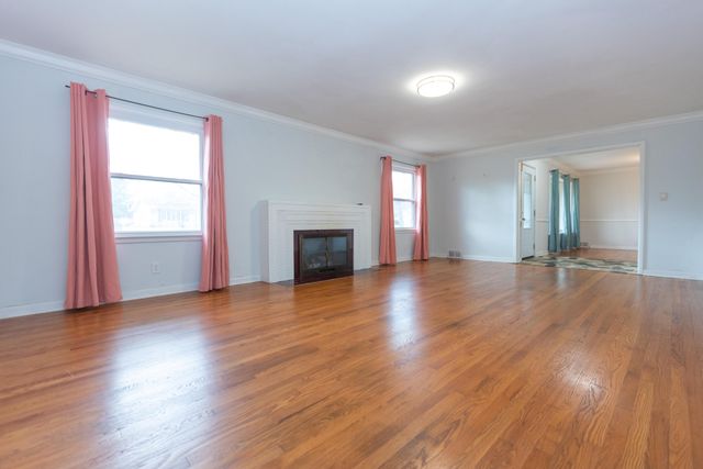 2114 S Windsor Drive, Springfield, MO 65807