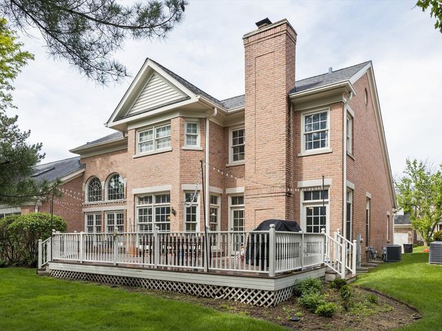 2533 E Chesapeake Place, Westchester, IL 60154
