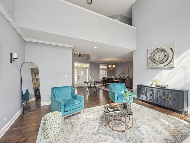 2533 E Chesapeake Place, Westchester, IL 60154