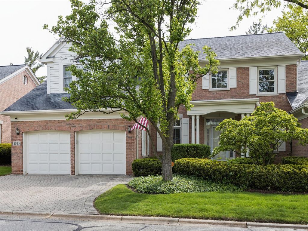 2533 E Chesapeake Place, Westchester, IL 60154