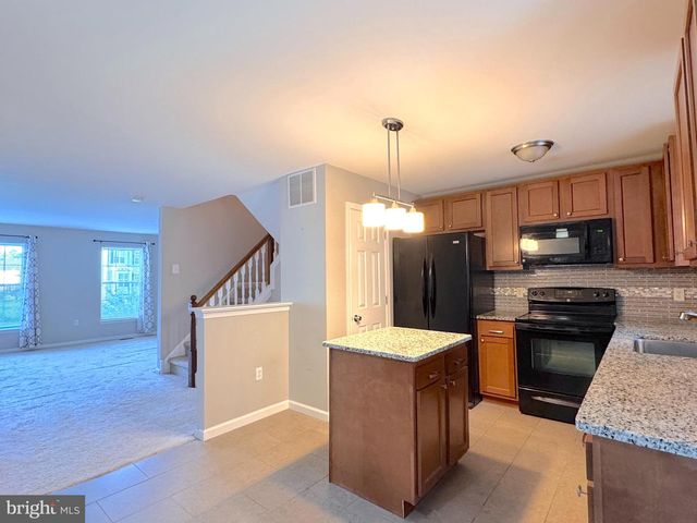 354 N BARRINGTON CT, Newark, DE 19702