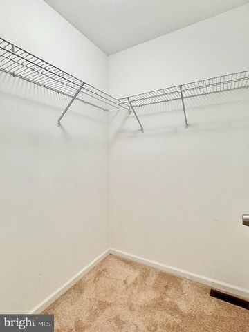 354 N BARRINGTON CT, Newark, DE 19702