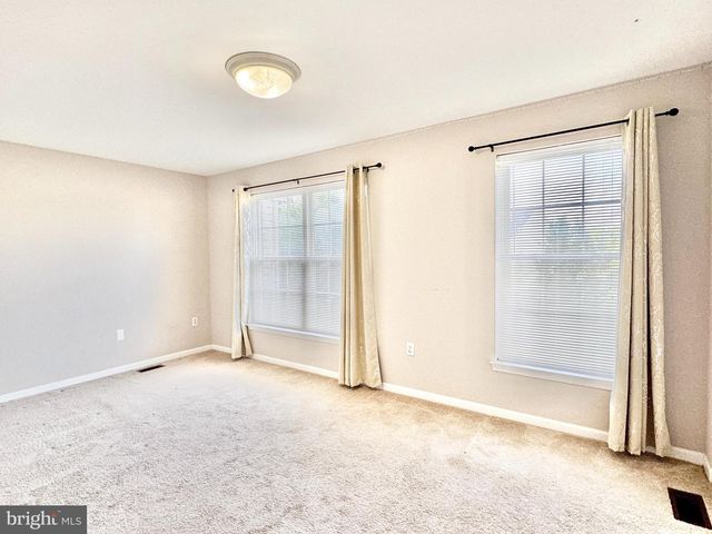 354 N BARRINGTON CT, Newark, DE 19702