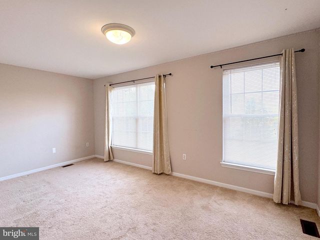 354 N BARRINGTON CT, Newark, DE 19702
