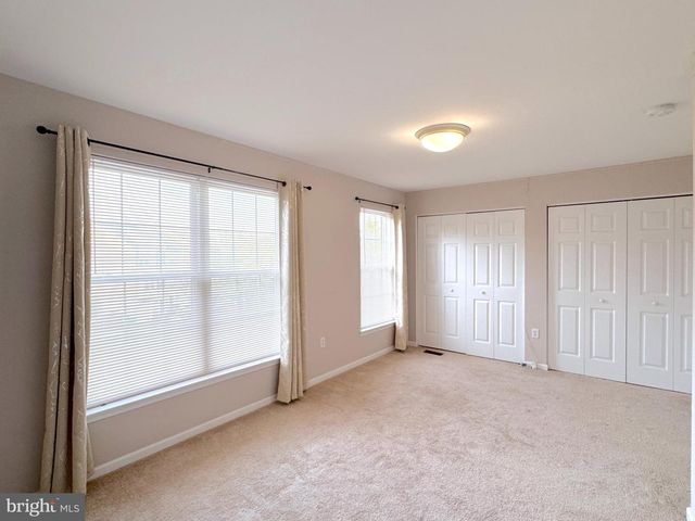 354 N BARRINGTON CT, Newark, DE 19702