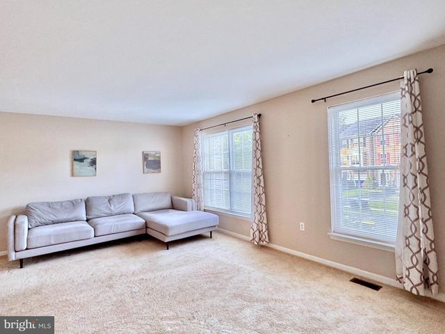 354 N BARRINGTON CT, Newark, DE 19702