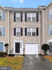 354 N BARRINGTON CT, Newark, DE 19702