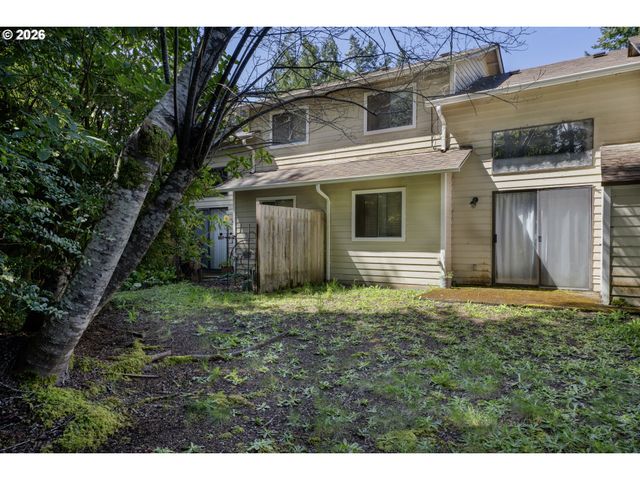 1320 SPRUCE St, Florence, OR 97439