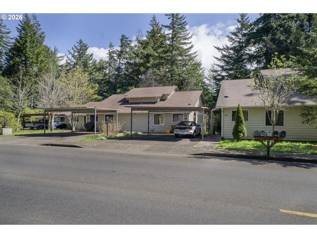 1320 SPRUCE St, Florence, OR 97439